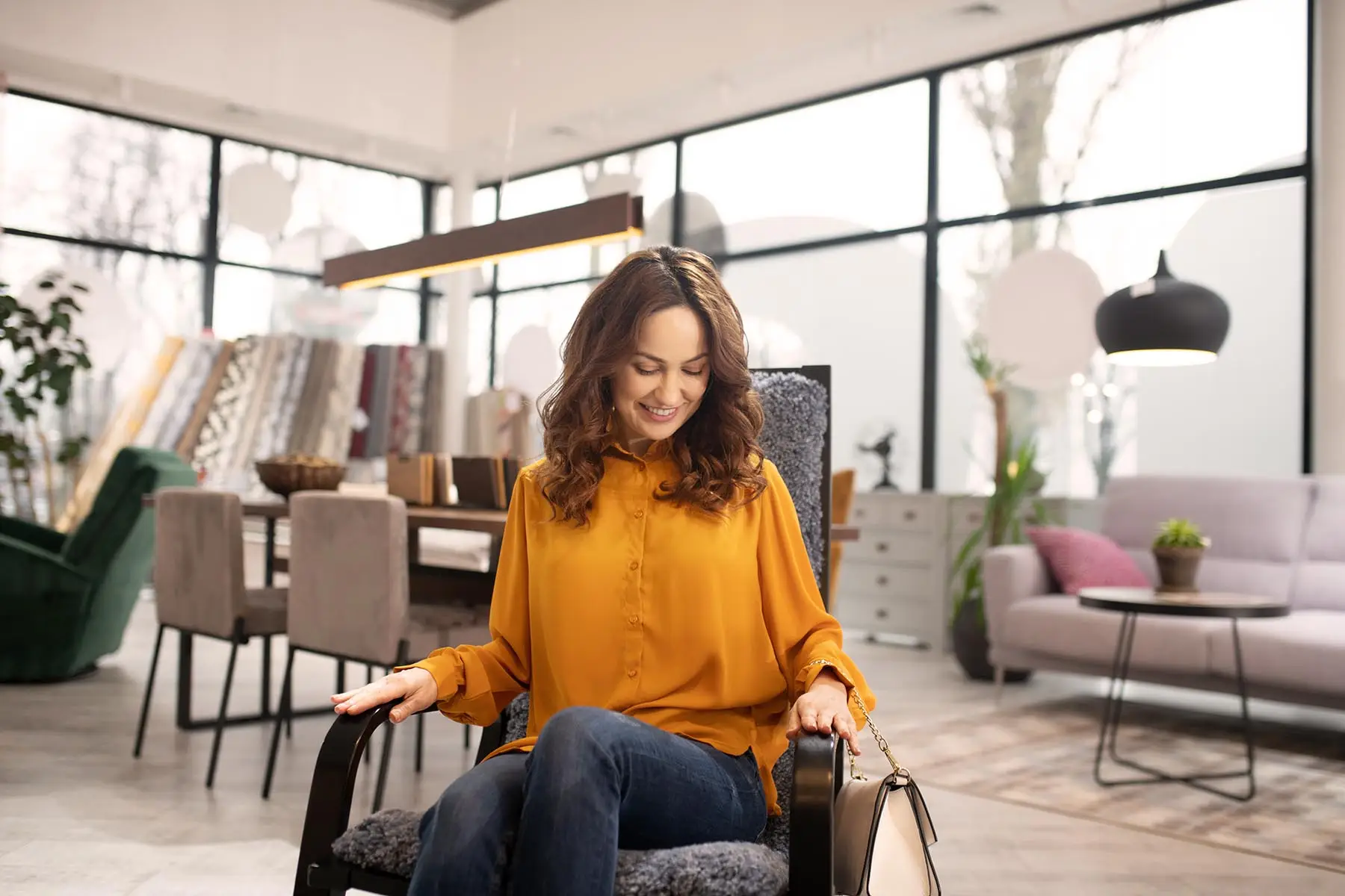 montaje de exposiciones y muebles a medida para tiendas y montaje de showrooms para marcas